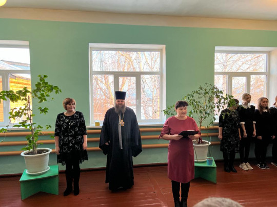 28 ноября 2022 года в нашей школе прошел "Разговор о важном", посвященный государственным символам России..